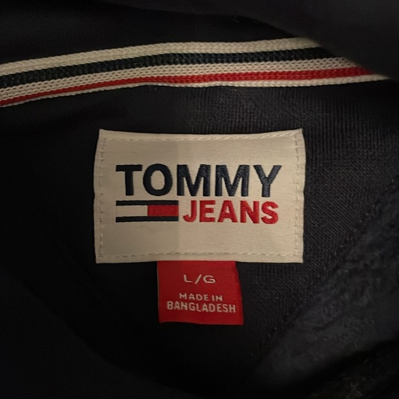 Tommy Hilfiger Large Hoodie - Picture 2 of 5